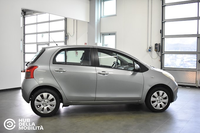 TOYOTA Yaris 1.0 5 porte Sol